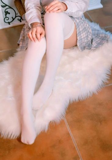 年轻女教师免费观看-双语中字电影无删减版